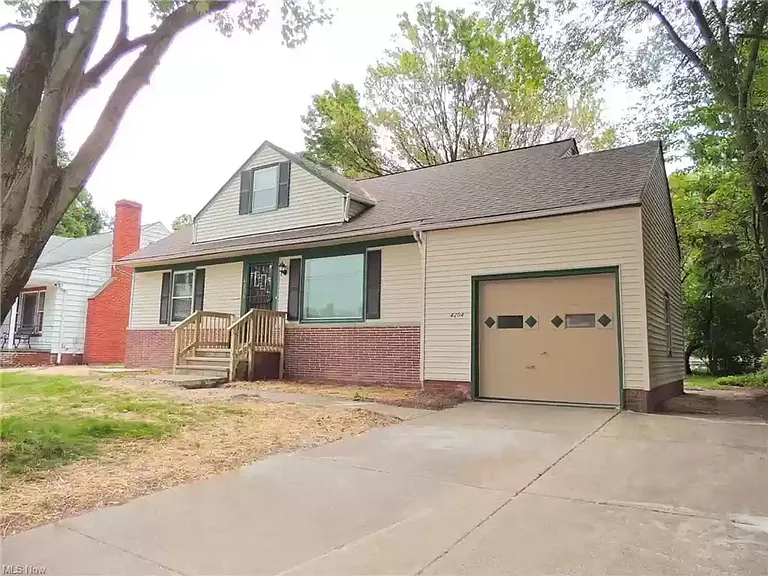 4204 Bluestone Rd — Photo 1