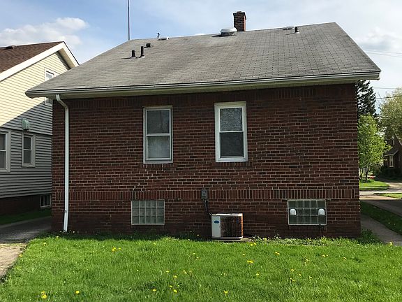 3rd image of 5512 Northcliff Ave