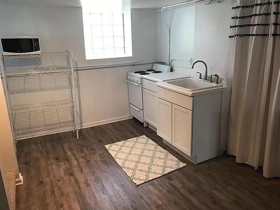 kitchen (refrigerator is around corner along with pantry)