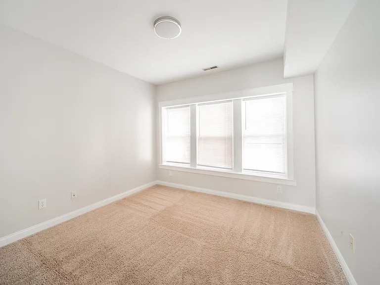 234 E 9th St #102 — Photo 9