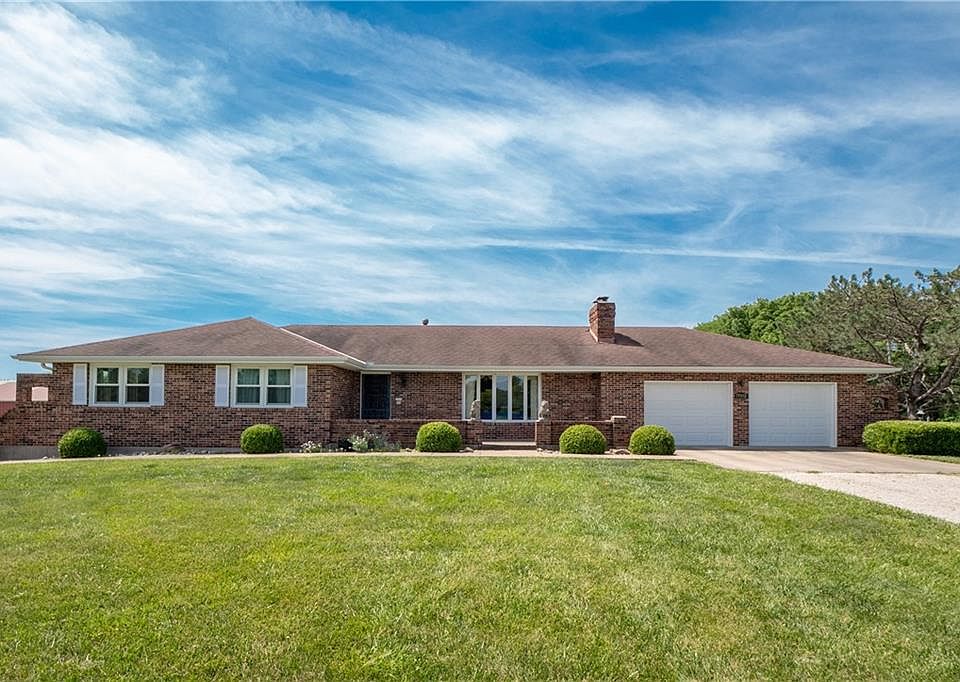 17013 State Ave, Basehor, KS 66007 | Zillow