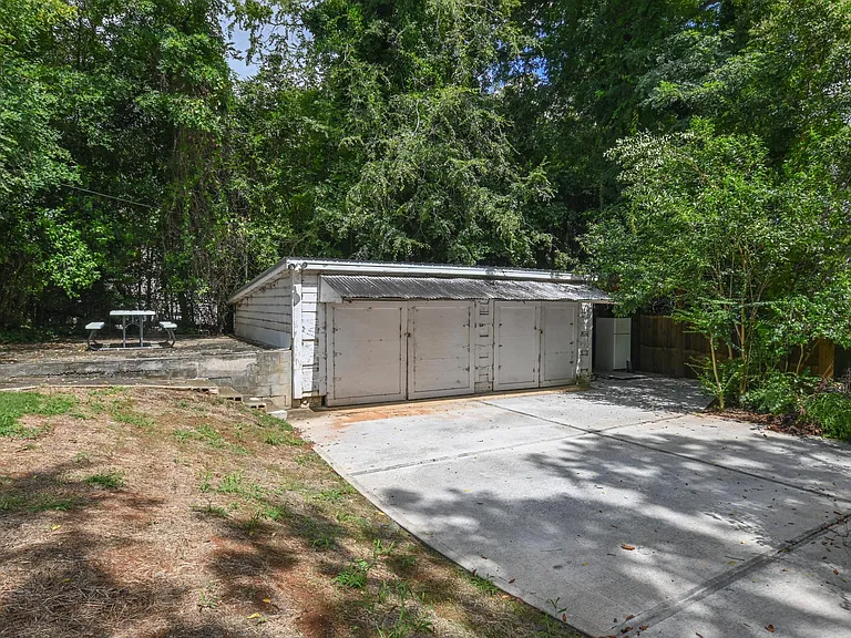 1095 Oconee St — Photo 65