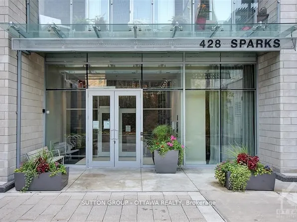428 Sparks St #306, Ottawa, ON K1R 0B3