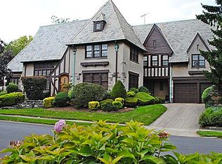 17705 Croydon Rd, Jamaica, NY 11432