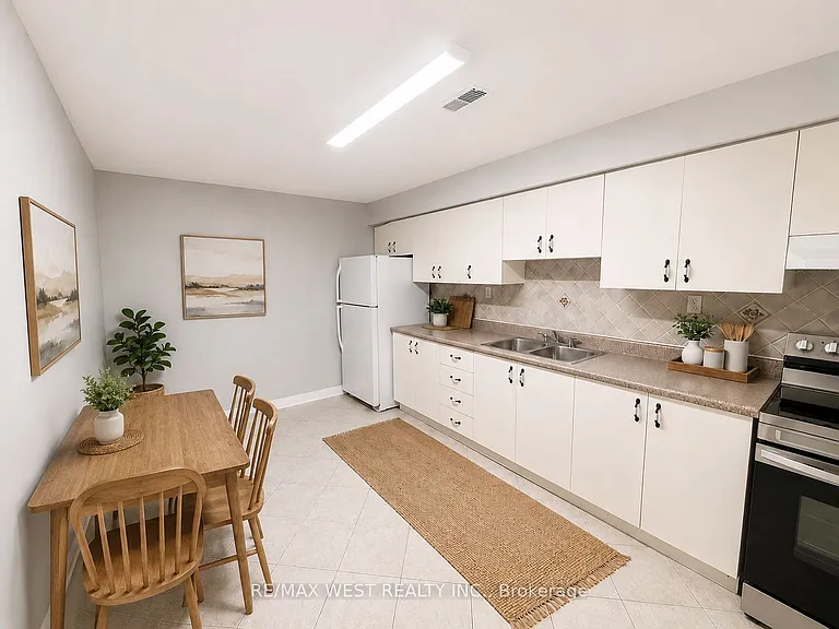 355 Silverthorn Ave #BASEMENT — Photo 7