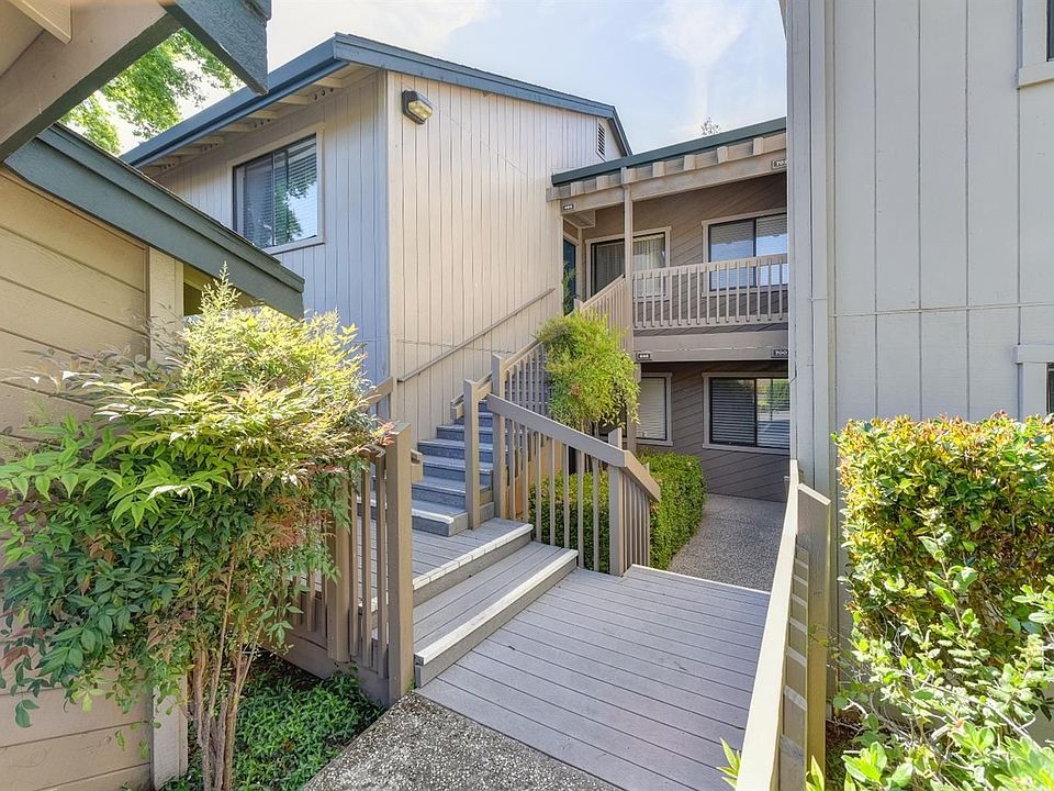 1st image of 698 Dorothy Way #26
