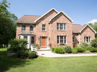 6 Aeries View Rd, Wynantskill, NY 12198