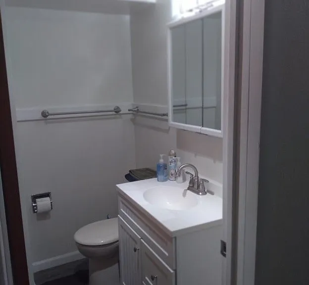 335 NW Larry St — Photo 11
