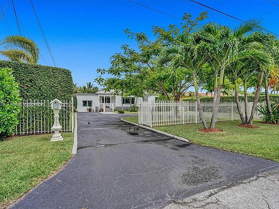 Gated circular driveway