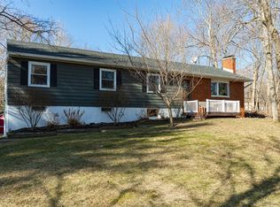 2 Talbot Dr, Pleasant Valley, NY 12569