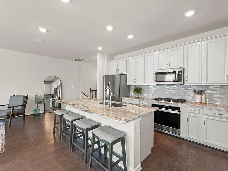 9420 Caddo Ridge Ln — Photo 3