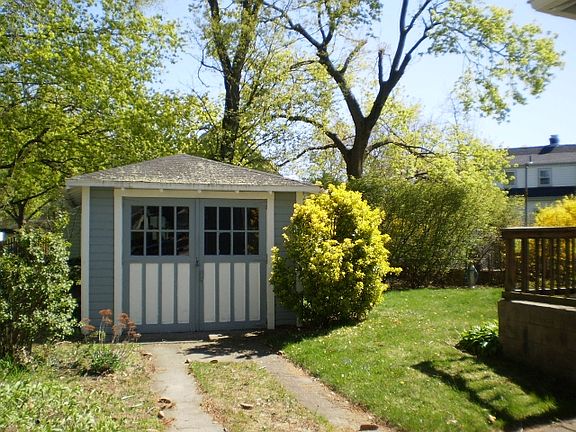 2nd image of 36 Longwood Ave
