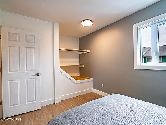 4th image of 813 Auk St APT E4