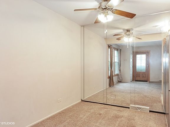 4th image of 533 Darlene Ln Unit B