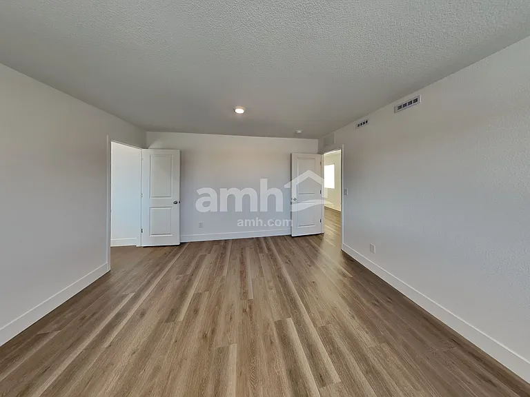 8404 Flagpole Loop Ave — Photo 14