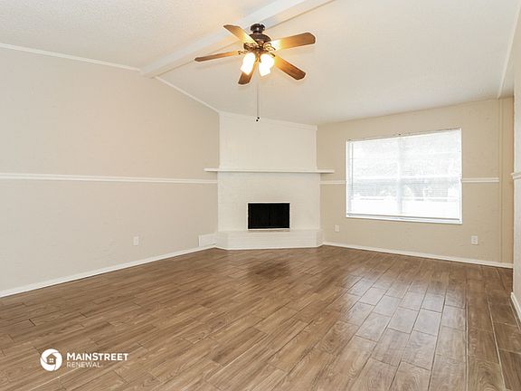 3rd image of 2608 Hilldale Blvd