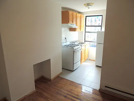 Rented by J Misrahi Realty Corp | media 28