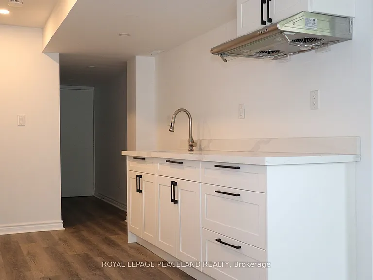 609 Walpole Cres — Photo 18