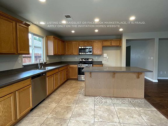 5th image of 3461 Presley Ave