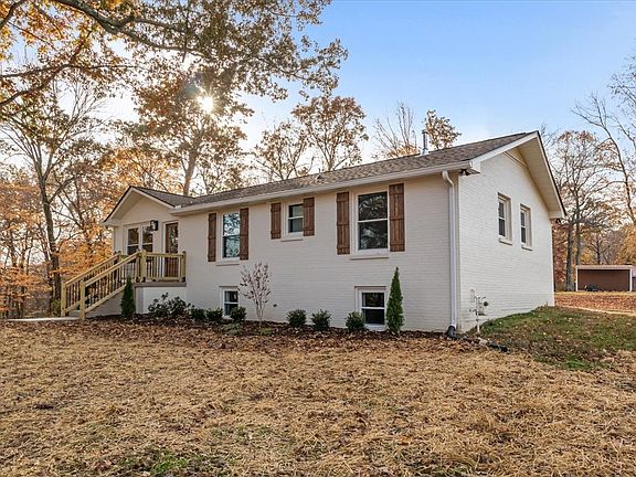 5th image of 110 E Circle Dr