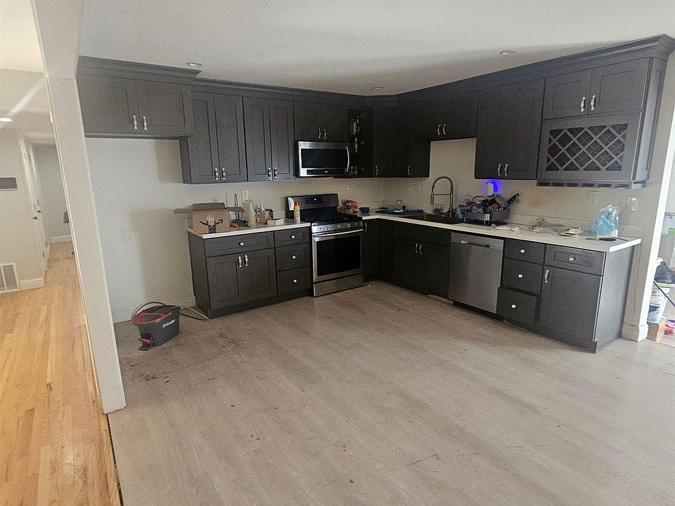 1st image of 701 Dundee Way