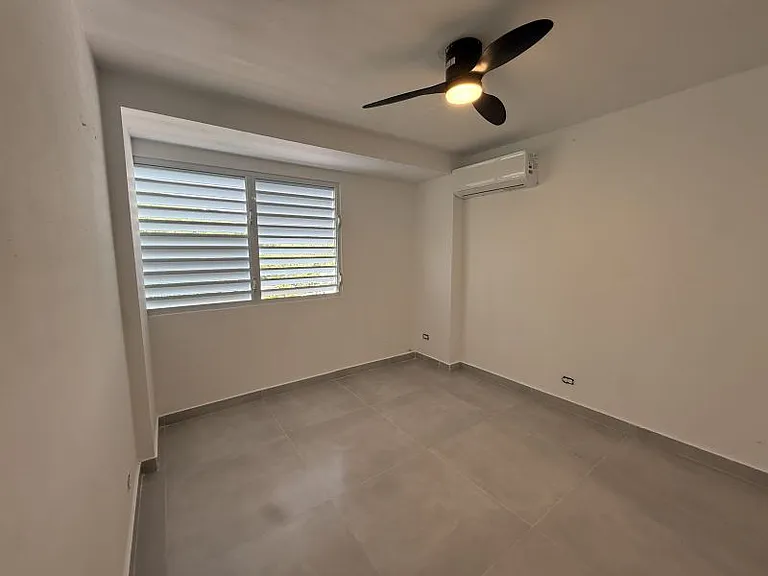 COND BORINQUEN TOWERS 2 APT 403 — Photo 8