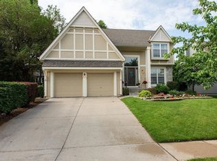8201 W 143rd Ter, Overland Park, KS 66223