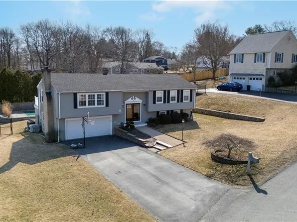 9 Iron Forge Rd, Lincoln, RI 02865