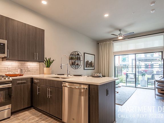 4th image of 1231 Sawyer St #236