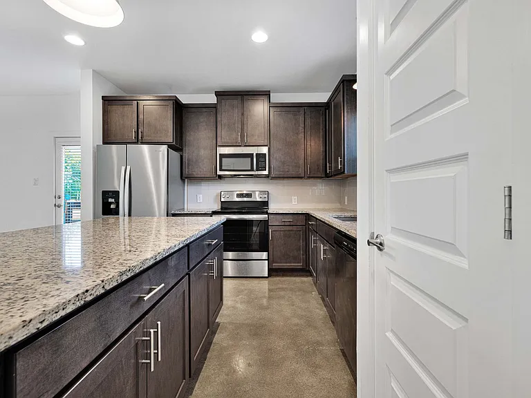 1162 N Olive St — Photo 11