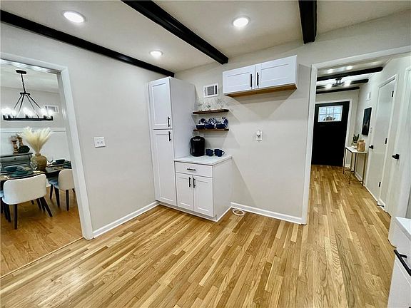 5th image of 1401 N River Blvd