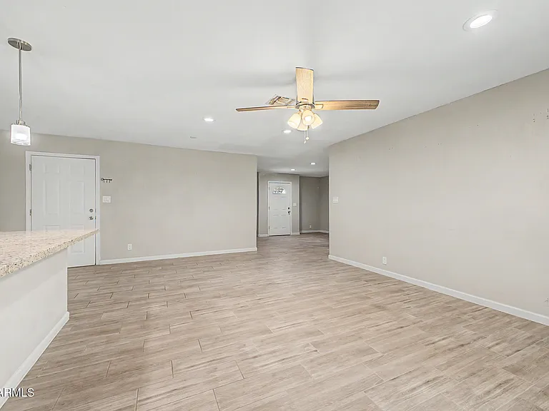 950 E Lilac Dr — Photo 9