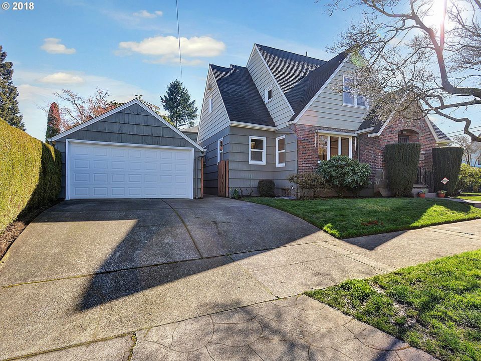 2nd image of 2908 NE 30th Ave
