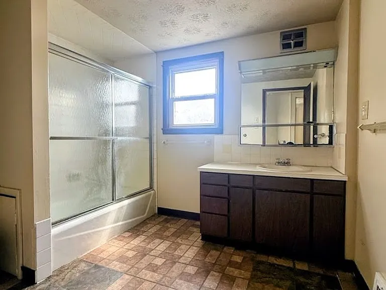 36 W Wilbeth Rd — Photo 8