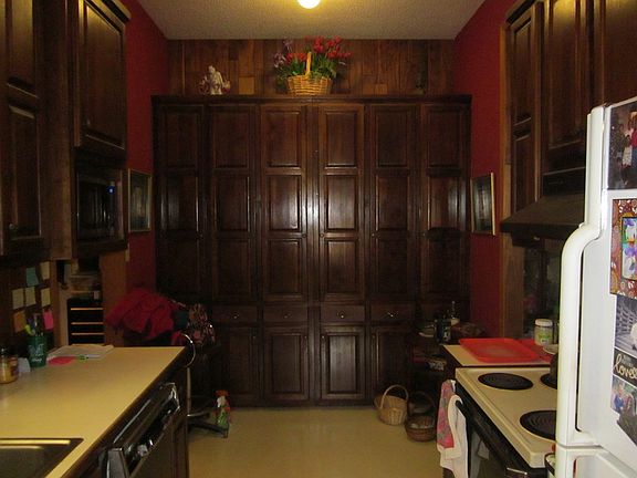 2nd image of 208 Dogwood Ln
