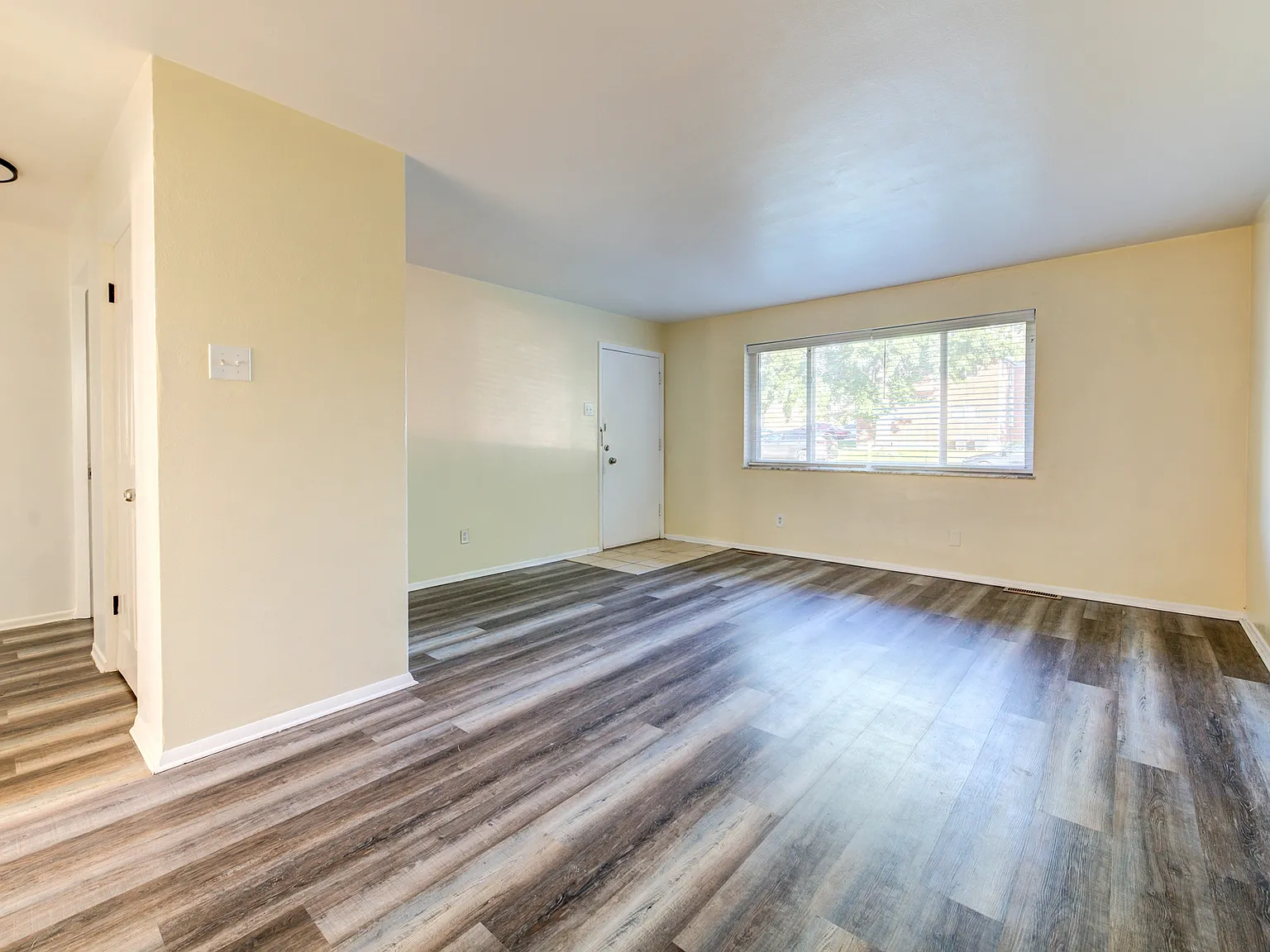 2 bed, 878 sqft, $1,150 — Photo 3
