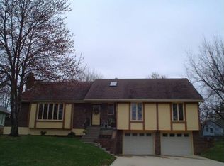 212 SE Alger Dr, Blue Springs, MO 64014