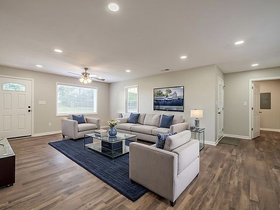 3rd image of 1427 Britton Ln