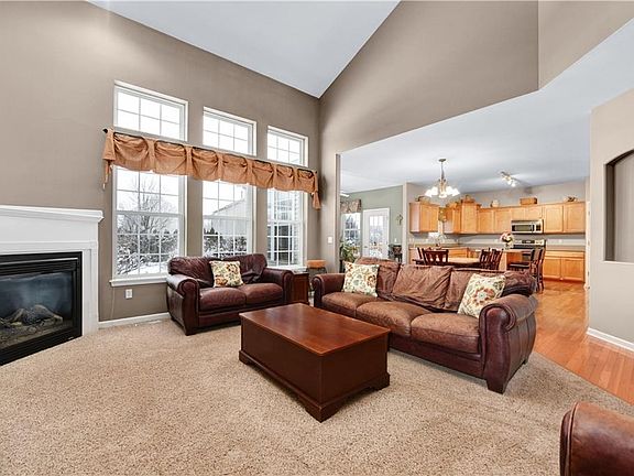 5th image of 27317 Maurer Dr