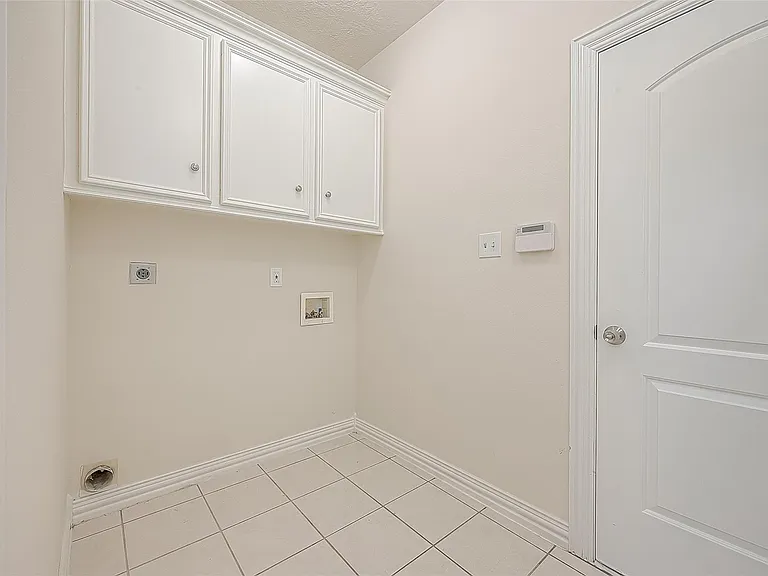 1189 Lovett St — Photo 28