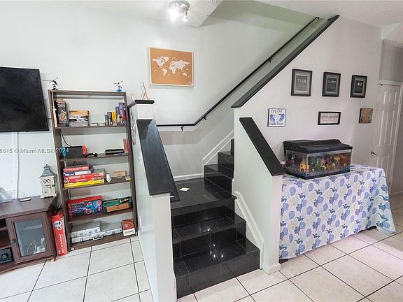 3rd image of 224 Foxtail Dr APT F