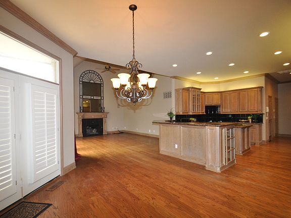 5th image of 2704 SW 120th St