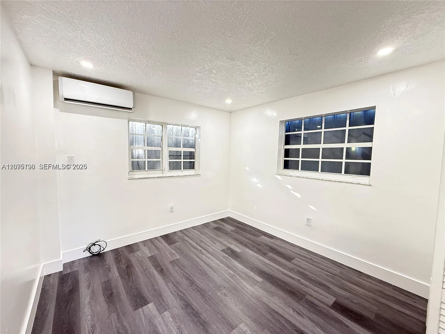 Twelfth St Manors 1st Add — Photo 4