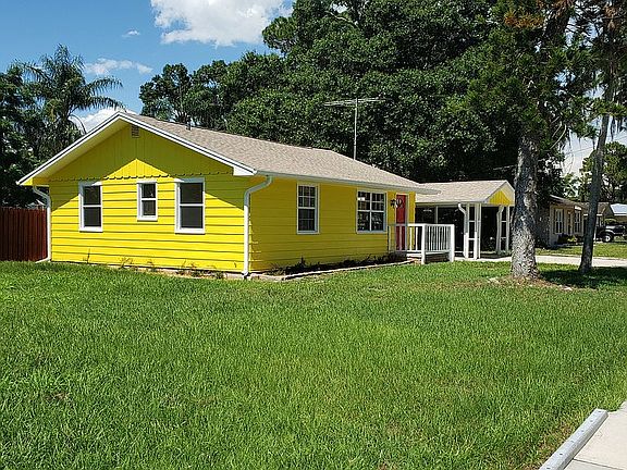 3rd image of 2119 Brueckner Dr