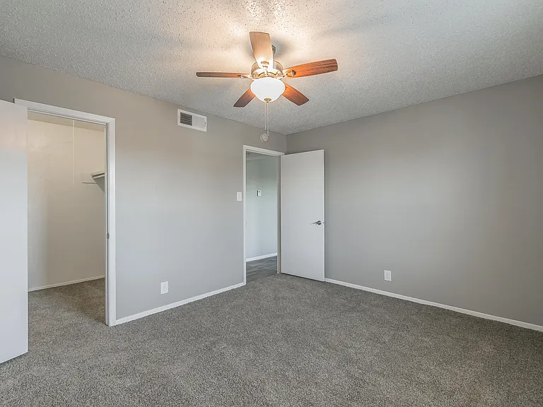 Davis Park Apartments — Photo 33