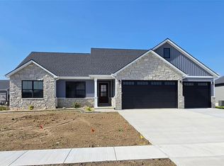 324 George Bush Blvd, Troy, IL 62294