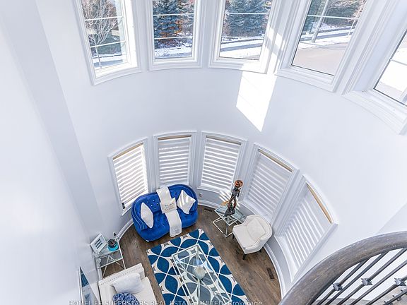 3rd image of 190 Torrey Pines Rd