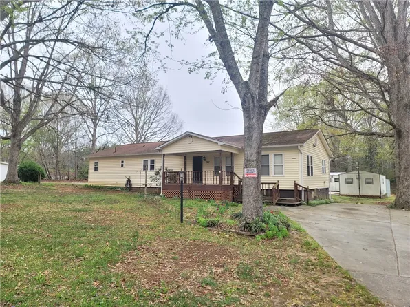 320 T C Bannister Rd, Belton, SC 29627