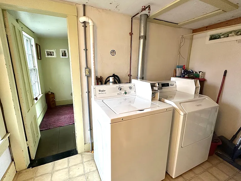 64 Carleton St #2 — Photo 30