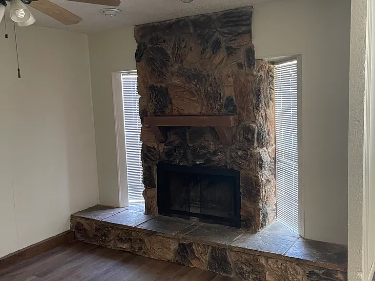 1465 Westbrook Ave — Photo 3
